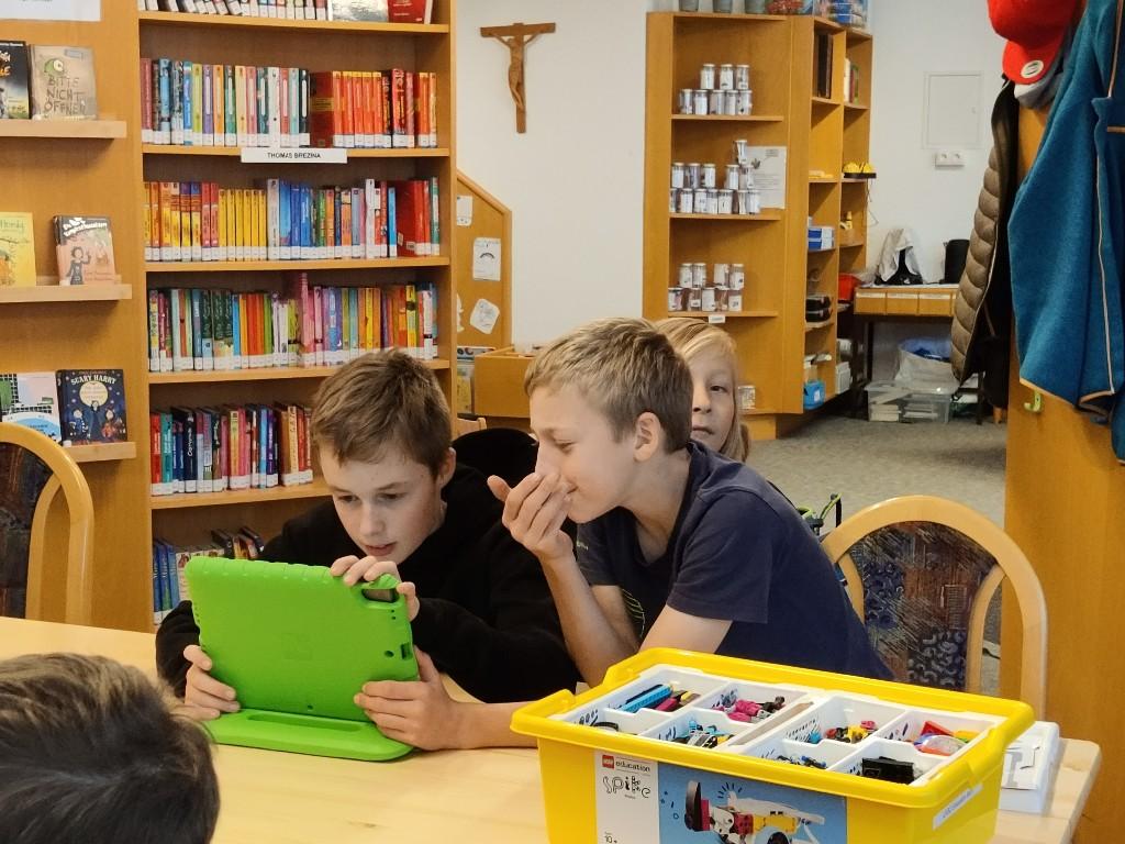 Lego-Seminar in der Bücherei Virgen