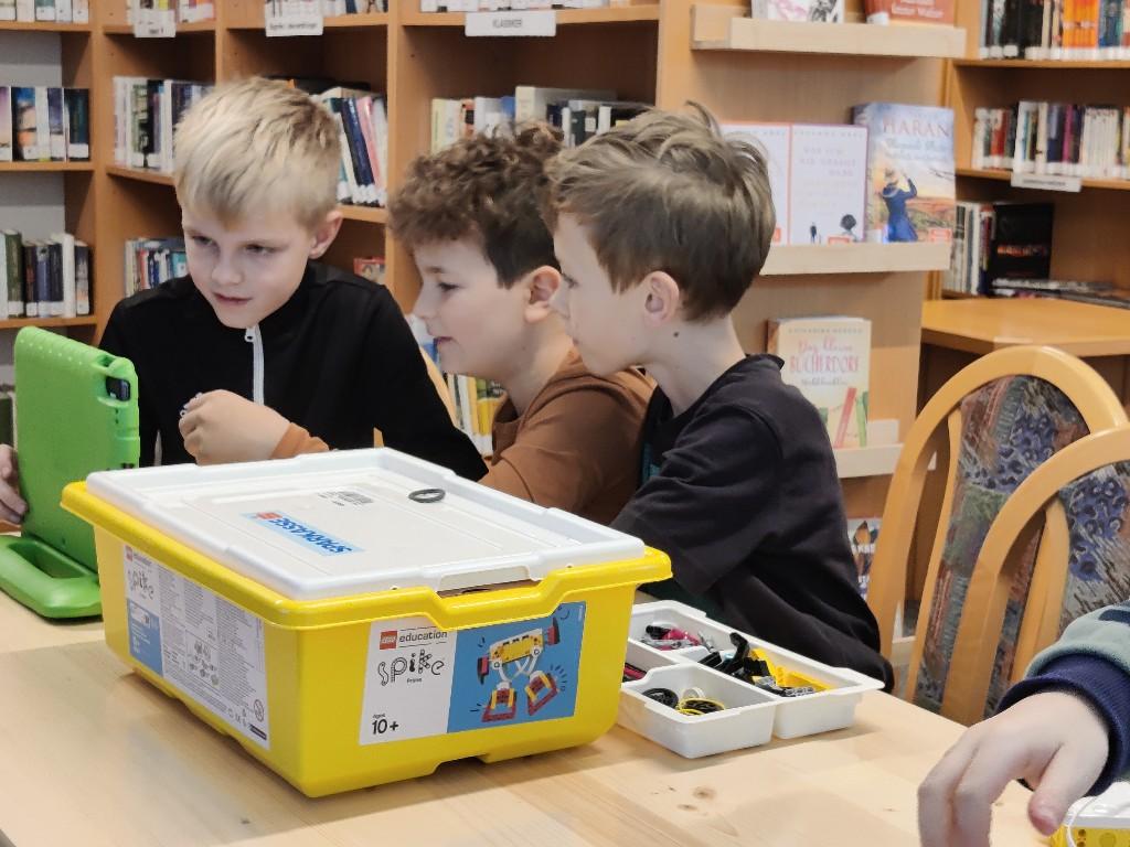 Lego-Seminar in der Bücherei Virgen