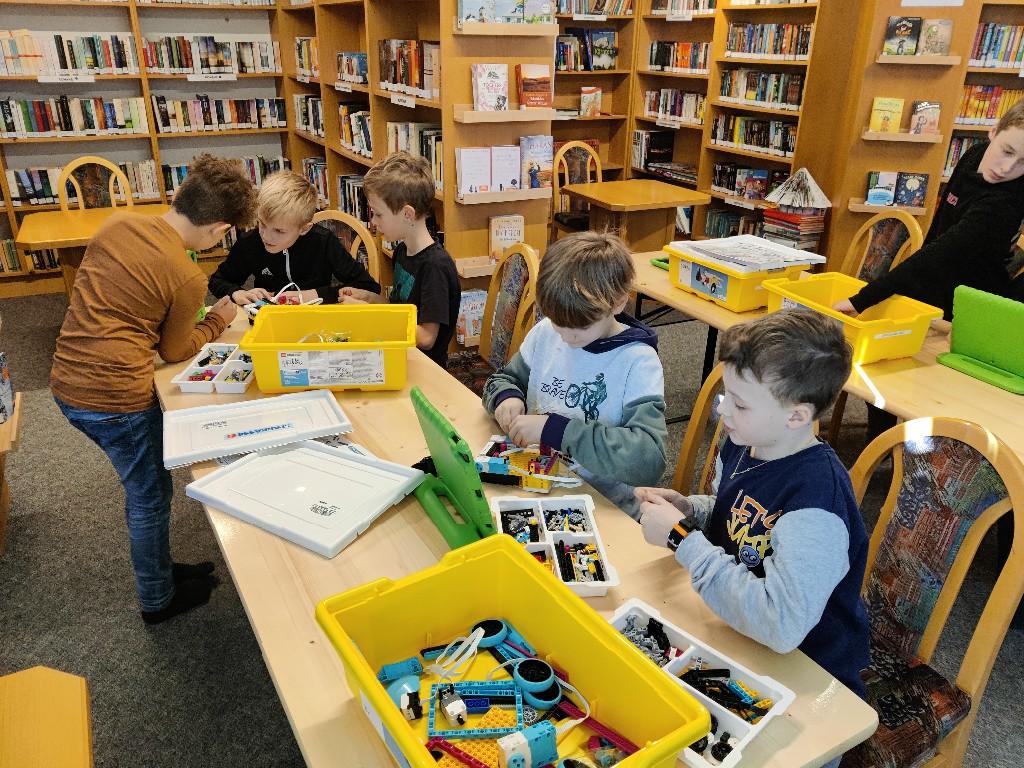 Lego-Seminar in der Bücherei Virgen