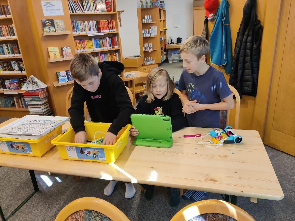 Lego-Seminar in der Bücherei Virgen