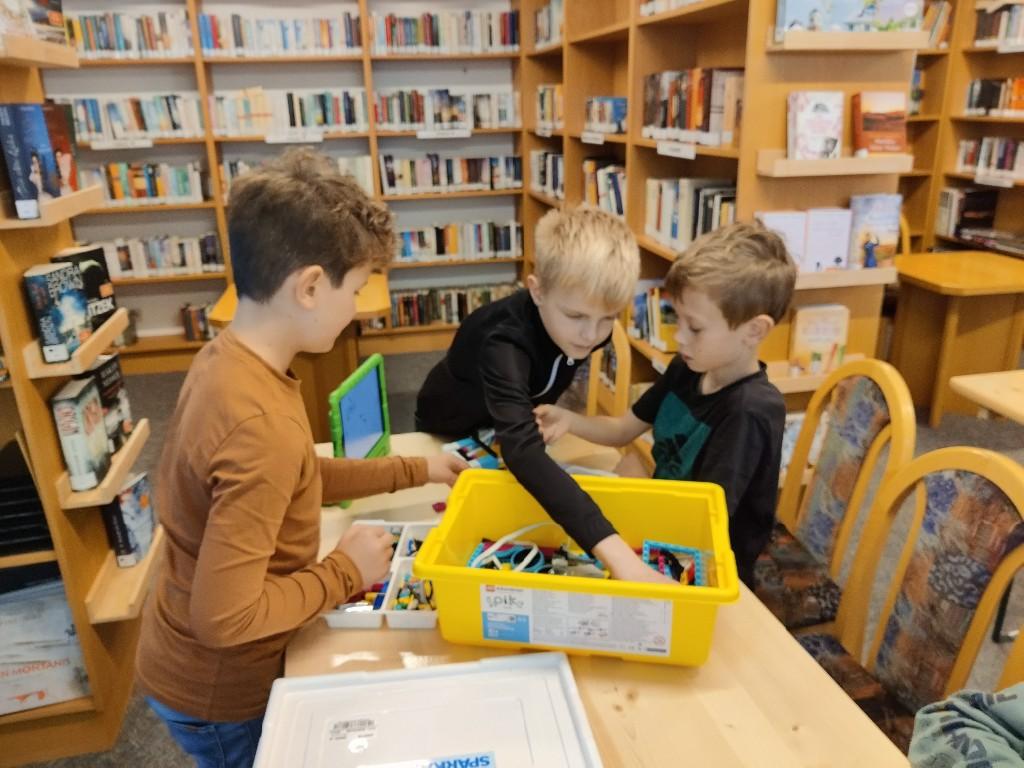 Lego-Seminar in der Bücherei Virgen